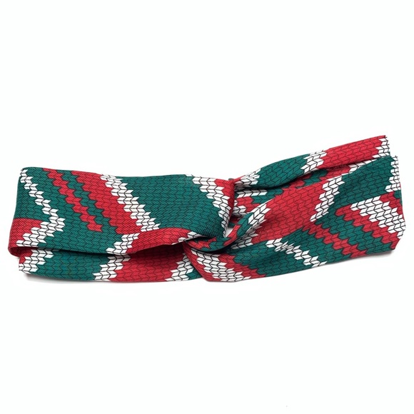 Red-Green-White Chevron Print Twist Headband - Picture 4 of 8